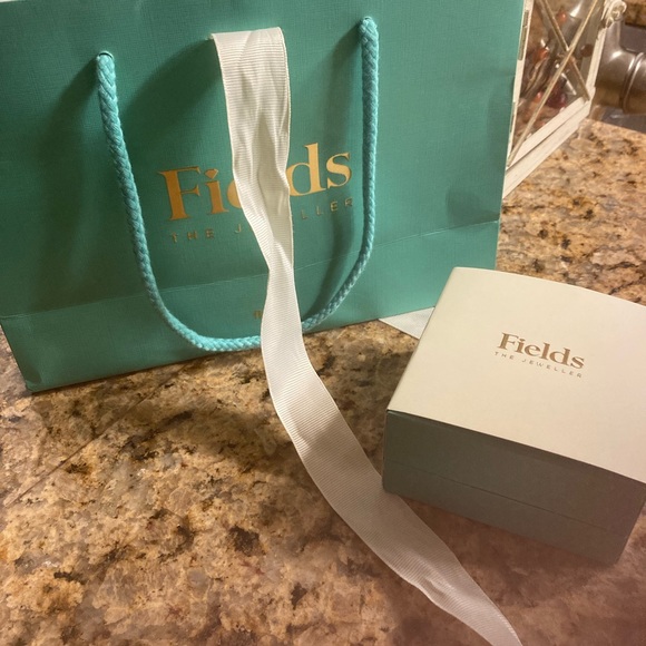 Necklace Gold crucifix - Picture 4 of 9